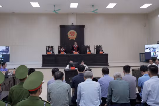 Toàn cảnh phiên tòa.