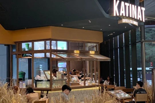 Bán 1 ly nước trích 1.000 đồng ủng hộ và cú 'quay xe' đột ngột, Katinat khiến cư dân mạng phẫn nộ