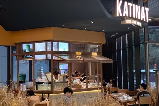 Bán 1 ly nước trích 1.000 đồng ủng hộ và cú 'quay xe' đột ngột, Katinat khiến cư dân mạng phẫn nộ