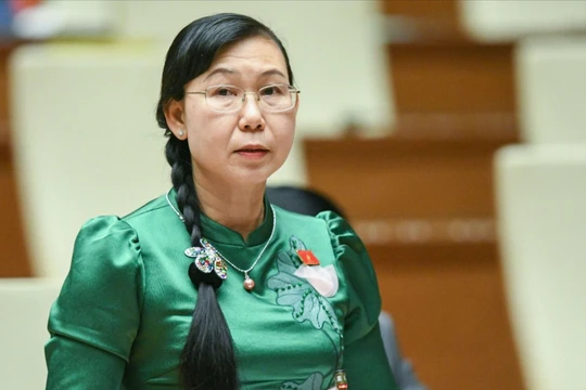 Các ĐBQH quan tâm việc xây dựng hành lang pháp lý cho công nghiệp AI. Ảnh: Media.quochoi.vn