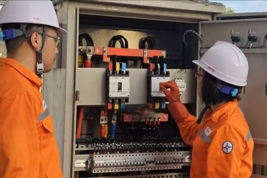Hạ ngầm hóa lưới điện: Nỗ lực của PC Quảng Ninh trong việc nâng tầm diện mạo đô thị Hạ Long