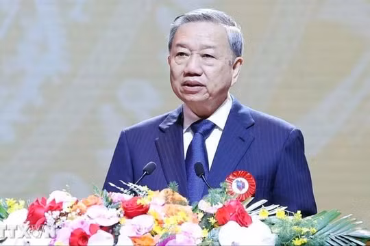 Tổng Bí thư Tô Lâm phát biểu tại Lễ kỷ niệm 100 năm Ngày Báo chí cách mạng Việt Nam. Ảnh: Thống Nhất/TTXVN.