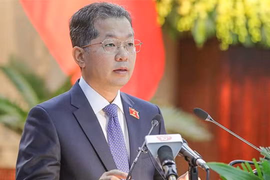 Ông Nguyễn Văn Quảng, Bí thư Thành uỷ Đà Nẵng phát biểu tại Kỳ họp thứ 21, HĐND TP Đà Nẵng khoá X.