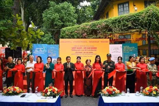 Khai mạc chuỗi hoạt động kỷ niệm 80 năm Cách mạng Tháng Tám thành công và Quốc khánh 2/9 tại Hà Nội