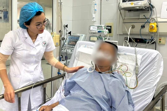 2 người tử vong sau bữa tiệc: Hóa chất trong rượu trắng gây ngộ độc