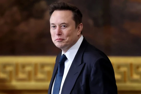 Tỷ phú Elon Musk vừa thực hiện một thương vụ gây ngạc nhiên giữa 2 công ty do ông sở hữu. Ảnh: Bloomberg
