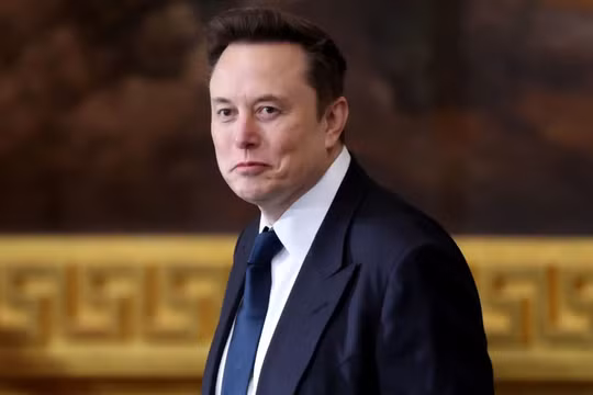 Tỷ phú Elon Musk vừa thực hiện một thương vụ gây ngạc nhiên giữa 2 công ty do ông sở hữu. Ảnh: Bloomberg