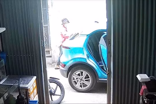 Tài xế taxi đưa sản phụ đẻ rơi đến viện: "Hai mẹ con bình an là tốt rồi"