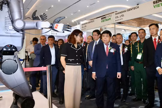 Phó Thủ tướng nêu nhiệm vụ “then chốt của then chốt” để phát triển ngành công nghiệp bán dẫn