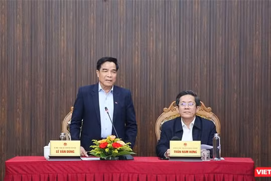 Ông Lê Văn Dũng, Chủ tịch UBND tỉnh Quảng Nam chủ trì họp báo thông tin tình kinh tế - xã hội năm 2024 và nhiệm vụ công tác trọng tâm năm 2025 diễn ra chiều 10/1.