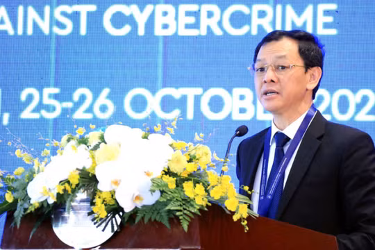 Thứ trưởng Nguyễn Tri Thức: Thay vì cấm đoán, cha mẹ nên đồng hành cùng con trên hành trình số