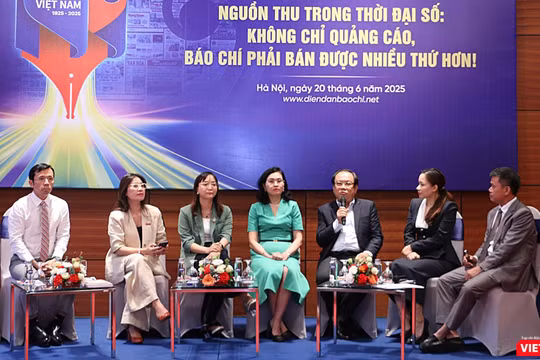 Các diễn giả chia sẻ nhiều quan điểm, đề xuất các giải pháp nhằm giúp báo chí thích ứng, phát triển bền vững trong thời đại số.