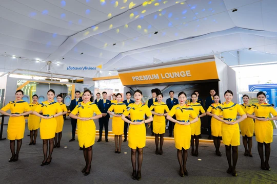 Dấu ấn Vietravel Airlines tại Triển lãm thành tựu Đất nước