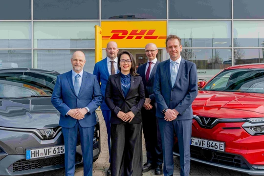 Vinfast hợp tác với công ty Logistuc DHL, cung cấp dịch vụ giao phụ tùng trong vòng 24h tại Châu Âu