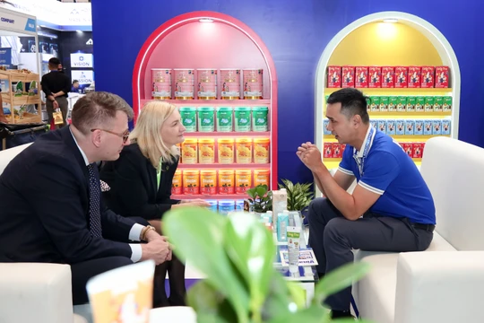 Vinamilk: Khi cắt giảm phát thải trở thành thế mạnh xuất khẩu