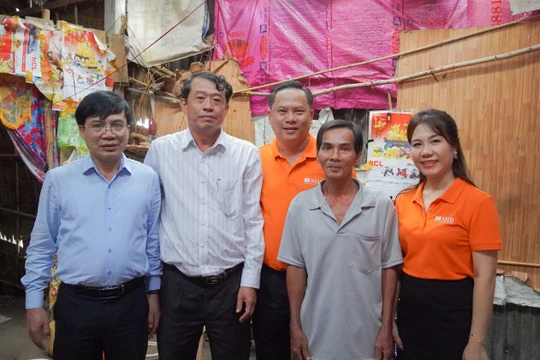  SHB nhận Bằng khen của Thủ tướng Chính phủ vì những đóng góp tích cực xóa nhà tạm, dột nát