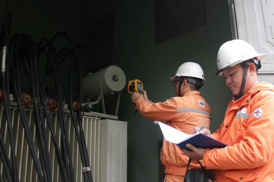 Giải pháp quan trọng giúp EVNHANOI giảm thiểu tình trạng quá tải lưới điện, bảo vệ môi trường