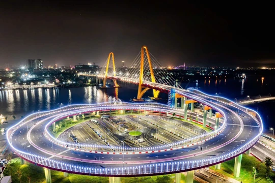 Vingroup thông xe cầu Hoàng Gia - Biểu tượng phát triển mới phía Đông Bắc TP Hải Phòng 