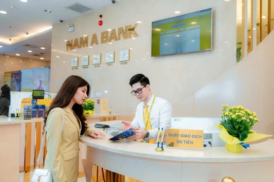 Nam A Bank dành nhiều ưu đãi cho khách hàng giao dịch không tiền mặt 