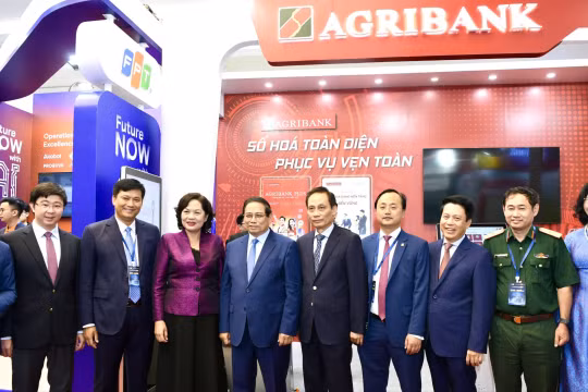 Chuyển đổi số ngành Ngân hàng 2025: Kiến tạo hệ sinh thái tài chính thông minh, nhân văn, toàn diện