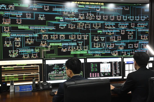 EVNHANOI đảm bảo nguồn điện ổn định cho người dân và doanh nghiệp trong mùa nóng