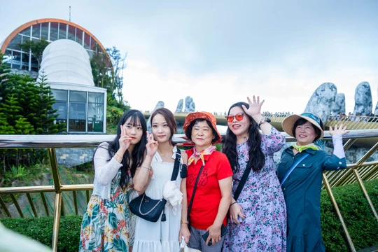 Ba Na Hills tặng vé “wow pass” và buffet trưa cho khách Hàn Quốc quay lại Đà Nẵng
