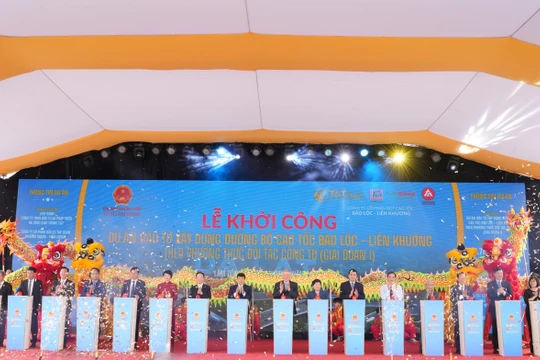 Khởi công dự án cao tốc Bảo Lộc - Liên Khương tổng vốn đầu tư trên 17.700 tỷ đồng 