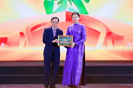 HDBank chung tay cùng Chính phủ hỗ trợ đồng bào vùng bão lũ