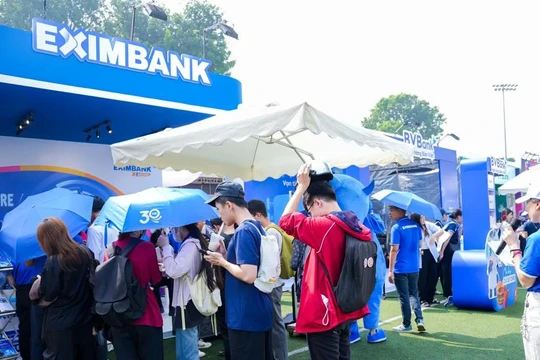 Eximbank tạo dấu ấn với không gian trải nghiệm số tại ngày thẻ Việt Nam 2025