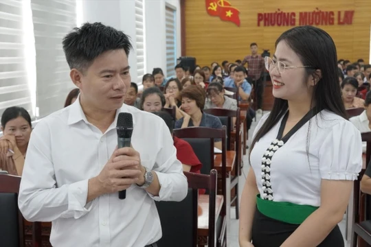 Lần đầu tiên tại Điện Biên: Phường Mường Lay tổ chức đào tạo AI cho cán bộ