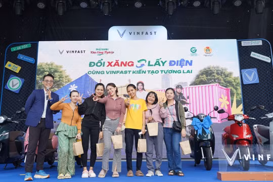 Một năm không tốn tiền sạc, công nhân Đồng Nai tranh thủ “lên đời” xe máy VinFast