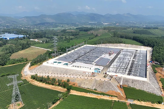 Đóng điện thành công Dự án Trạm biến áp 220kV Phú Thọ 2 và đường dây đấu nối