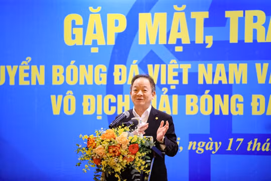 Bầu Hiển thưởng 4,4 tỷ đồng cho cầu thủ CLB Hà Nội và Công an Hà Nội vô địch ASEAN Cup 2024