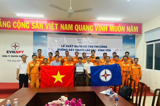 Công ty Truyền tải điện 4 xuất quân hỗ trợ thi công Dự án đường dây 500kV Lào Cai - Vĩnh Yên