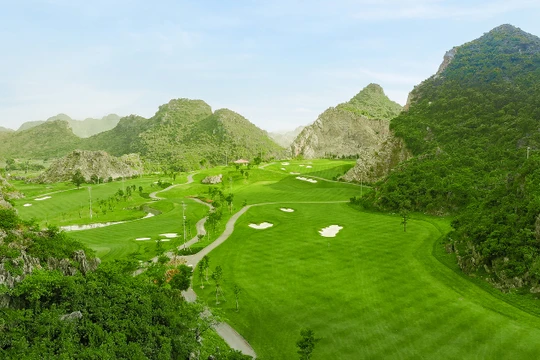 Legend Valley Country Club: Từ vùng đầm lầy hoang sơ đến 'thiên đường golf' giữa lòng Ninh Bình