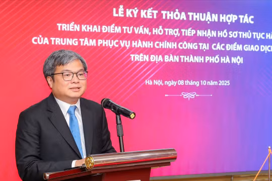 Agribank và TP Hà Nội hợp tác triển khai mô hình hỗ trợ dịch vụ công tại điểm giao dịch ngân hàng