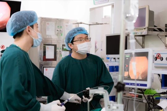 Ung thư đại tràng xuất hiện cả ở những người trẻ tuổi