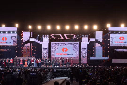 Đồng đầu tư cho Concert Anh trai vượt ngàn chông gai, Techcombank tiên phong với cách làm mới mẻ