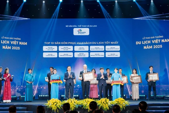 Sân gôn Thiên Đường - Legend Valley Country Club được vinh danh tại “Oscar du lịch Việt Nam”