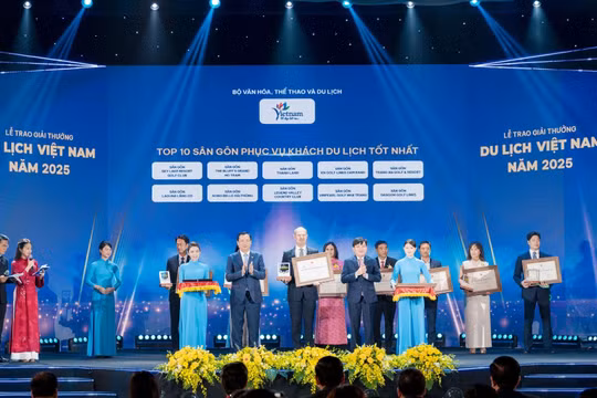 Sân gôn Thiên Đường - Legend Valley Country Club được vinh danh tại “Oscar du lịch Việt Nam”