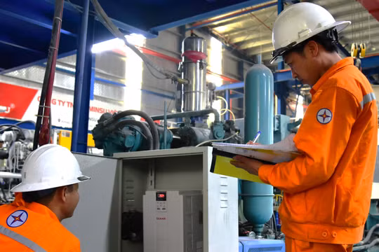 EVNHANOI triển khai hàng loạt chương trình, giải pháp tiết kiệm điện với sự tham gia từ khách hàng