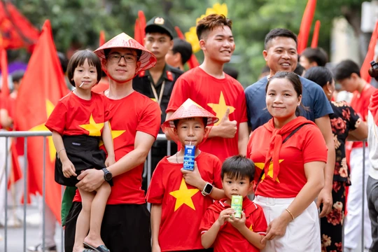 Vinamilk cùng Việt Nam rực rỡ trong ngày hội non sông