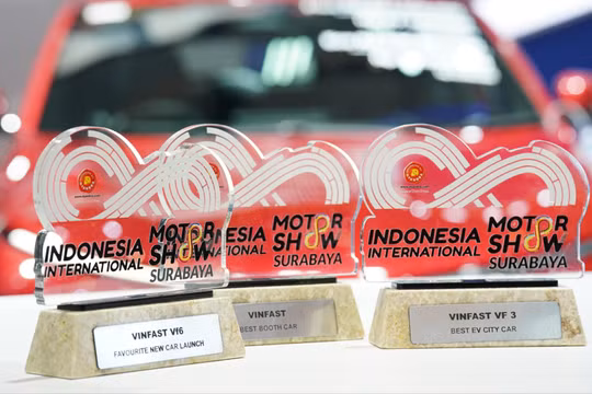 Vinfast lập kỷ lục tại IIMS Surabaya 2025, VF3 được xướng tên ''xe điện đô thị tốt nhất''