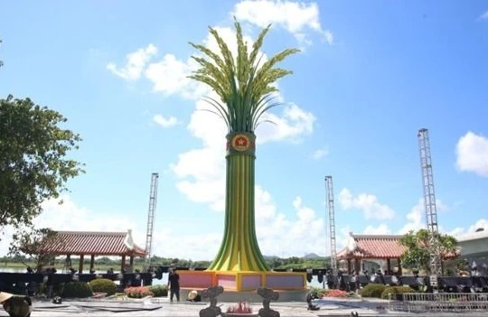 Những cuộc hội ngộ đặc biệt bên bến phà II Long Đại