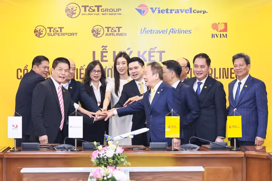 Vietravel Airlines tham gia Triển lãm Thành tựu Đất nước nhân kỷ niệm 80 năm Quốc khánh