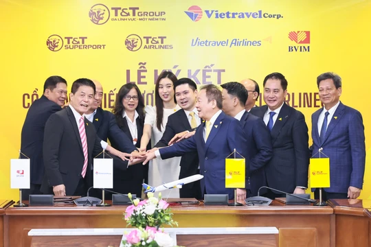 Vietravel Airlines tham gia Triển lãm Thành tựu Đất nước nhân kỷ niệm 80 năm Quốc khánh