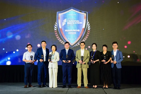 Phó Tổng Giám đốc VietinBank nhận Giải thưởng “Nhà Lãnh đạo IT của năm”