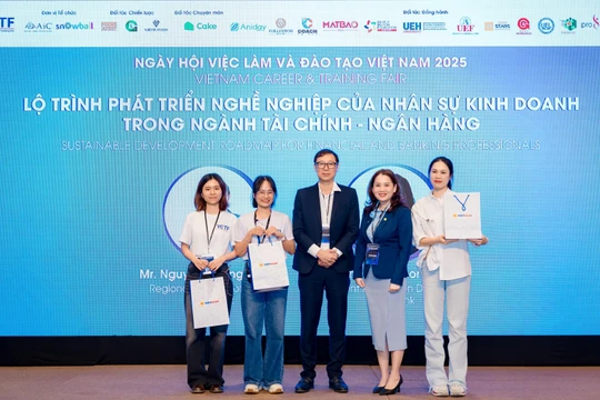 Vietbank nổi bật tại Ngày hội Việc làm và Đào tạo VCTF Vietnam 2025