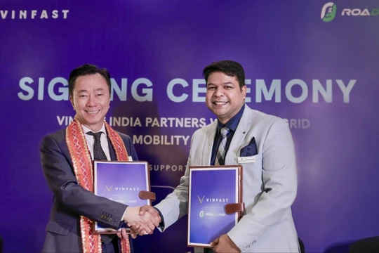 VinFast hợp tác với đơn vị cung cấp giải pháp sạc và hậu mãi ô tô điện hàng đầu Ấn Độ