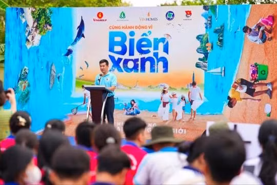 Gần 10.000 người Vingroup và tình nguyện viên ra quân làm sạch bờ biển tại 28 tỉnh, thành phố 